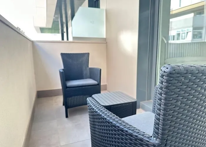 Jacinto Benavente 15, 1s Con Parking Gratis By Ybh Βίγκο